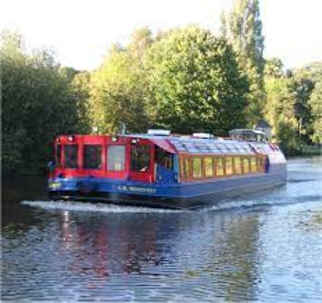 Sheffield Canal Trip with Meal