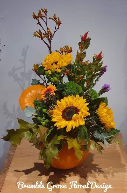 AUTUMN/HALLOWEEN THEMED FLORISTRY WORKSHOP